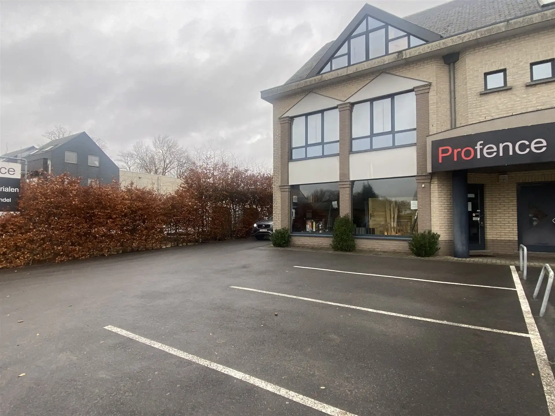 commercieel gunstig gelegen handelspand foto 5