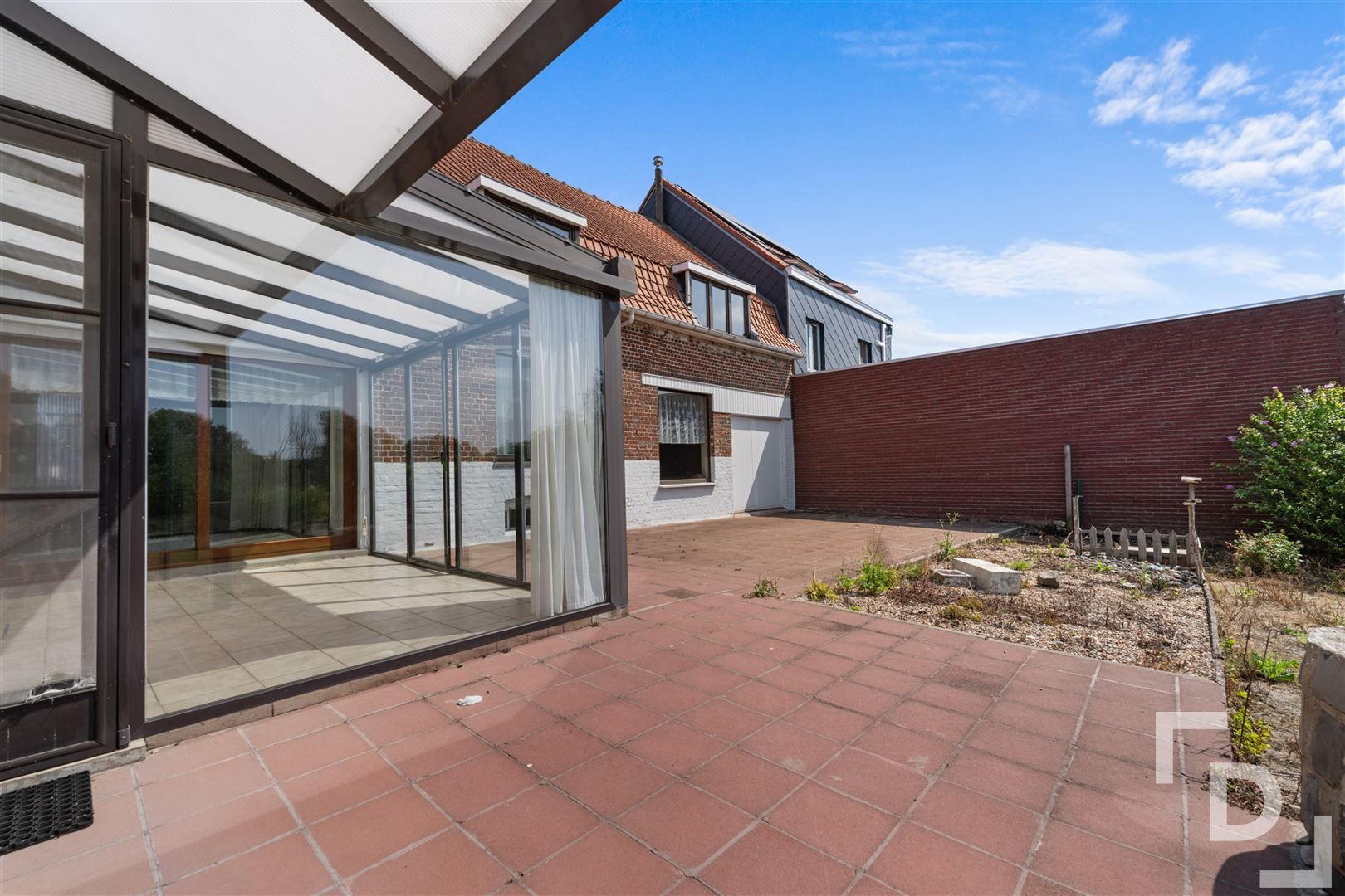 Ruime te renoveren woning te koop in Geluveld. foto 37