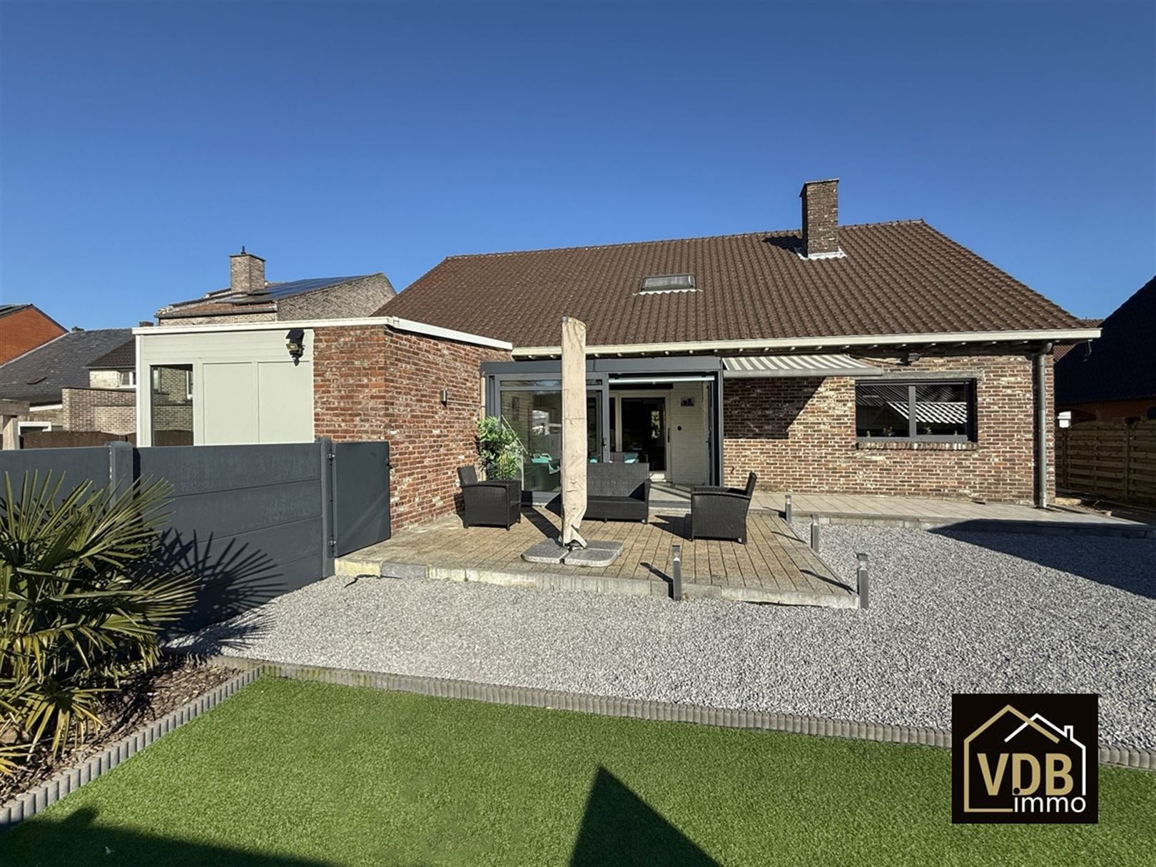 Riante woning - open bebouwing - met loods foto 3