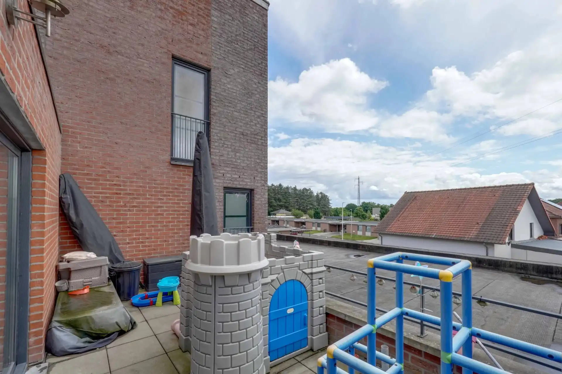 Duplex met 3 slaapkamers, berging en autostaanplaats foto 4