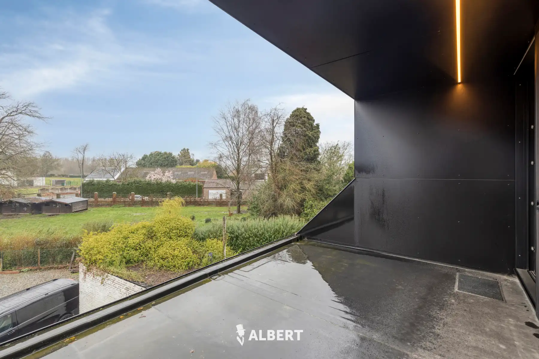 Centraal gelegen lichtrijk appartement met 2 terrassen foto 11