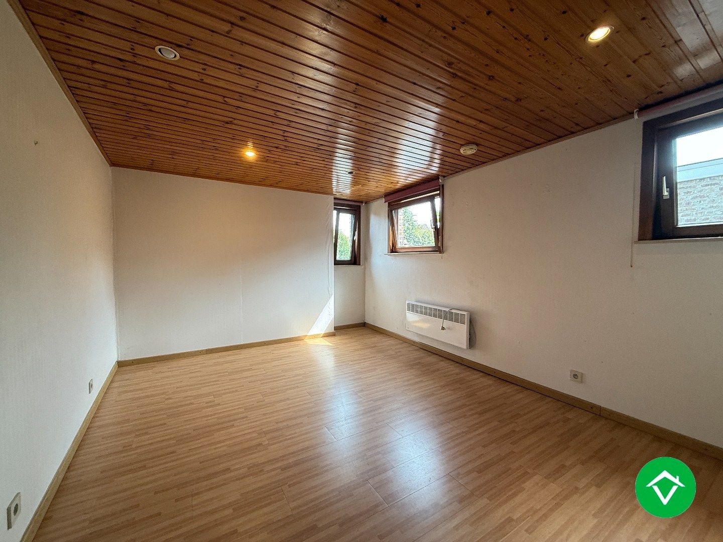 Rijwoning met 3 slaapkamers en tuin te centrum Roeselare foto 14