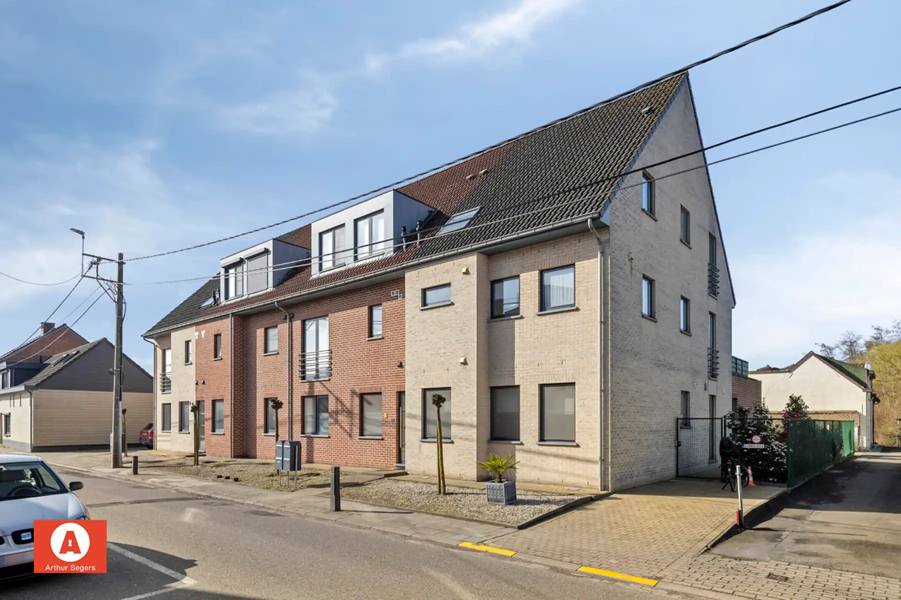 Energiezuinig gelijkvloers appartement met garage foto 2