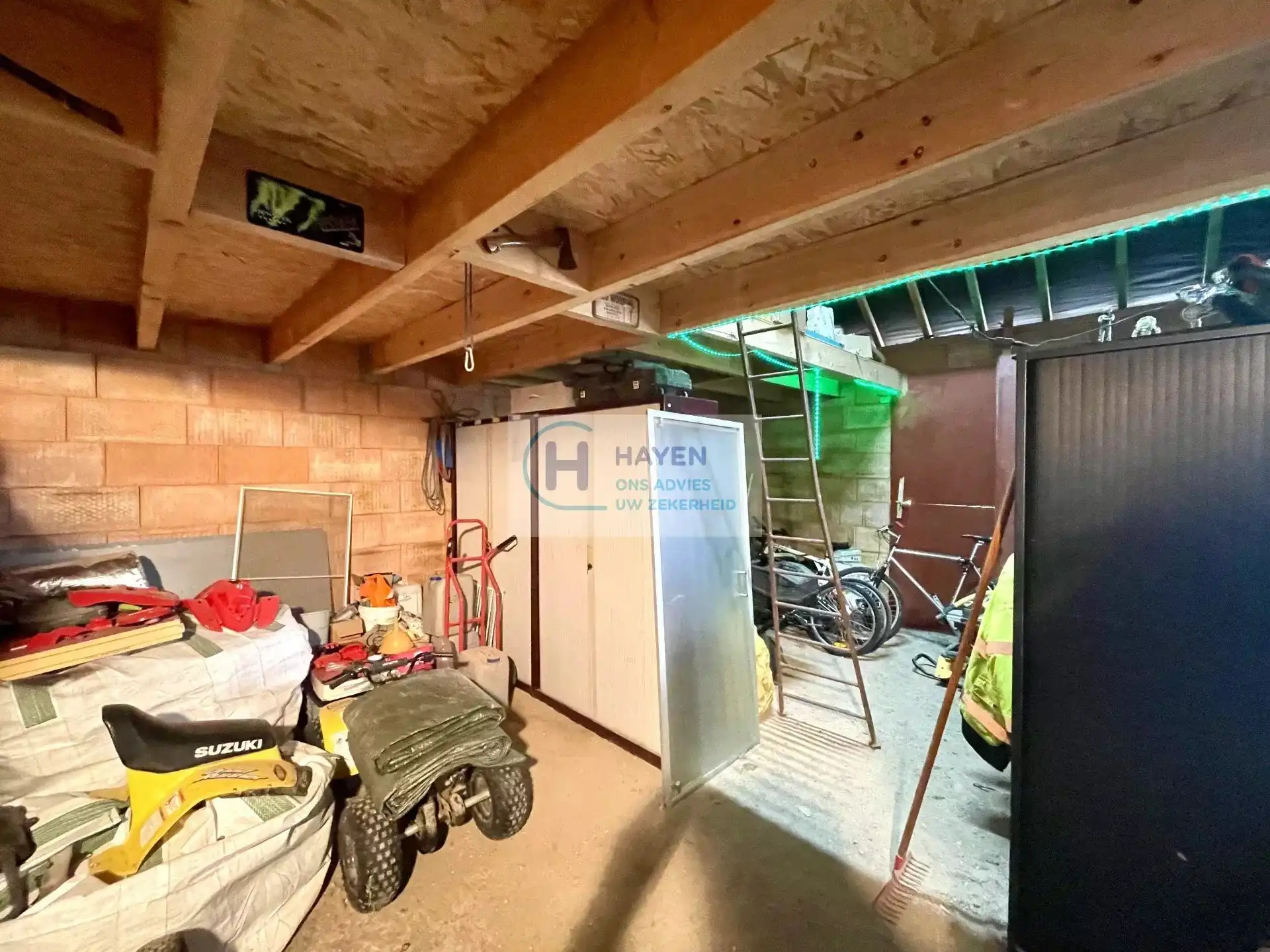 Zeer ruime woning in afwerkingsfase met veel potentieel op een groot perceel van 2.140m² foto 21