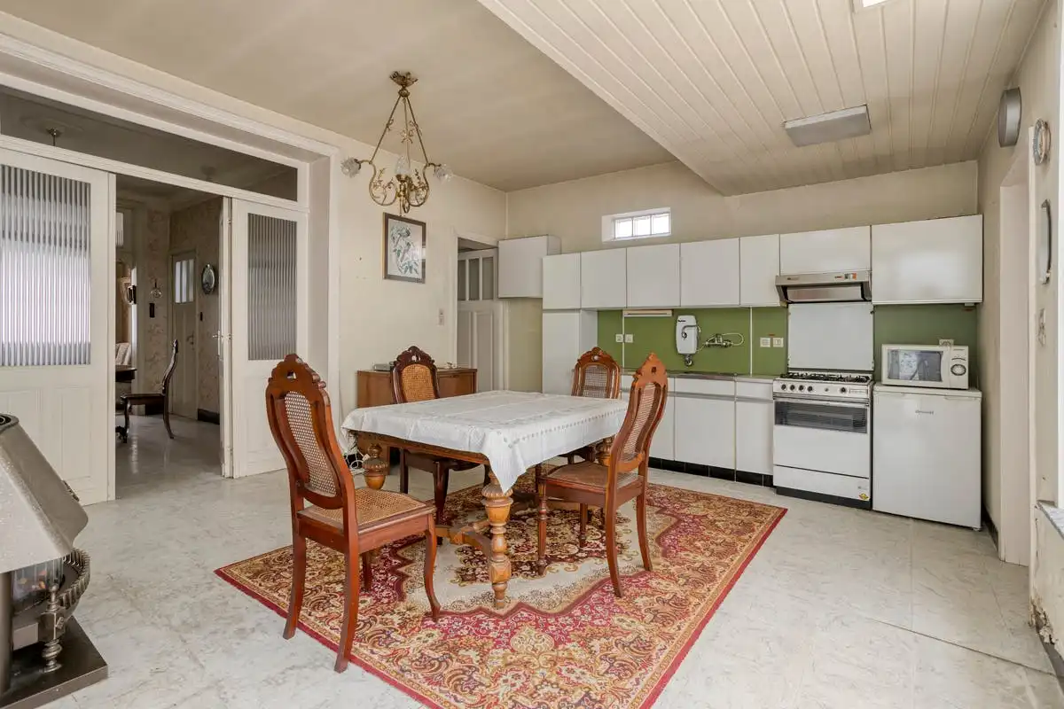 Woning met karakter en veel renovatiepotentieel in Gullegem foto 9