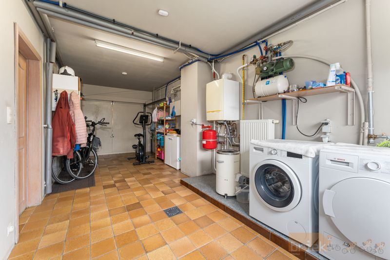 Hooglede : Vrijstaande woning met tuin en garage foto 11