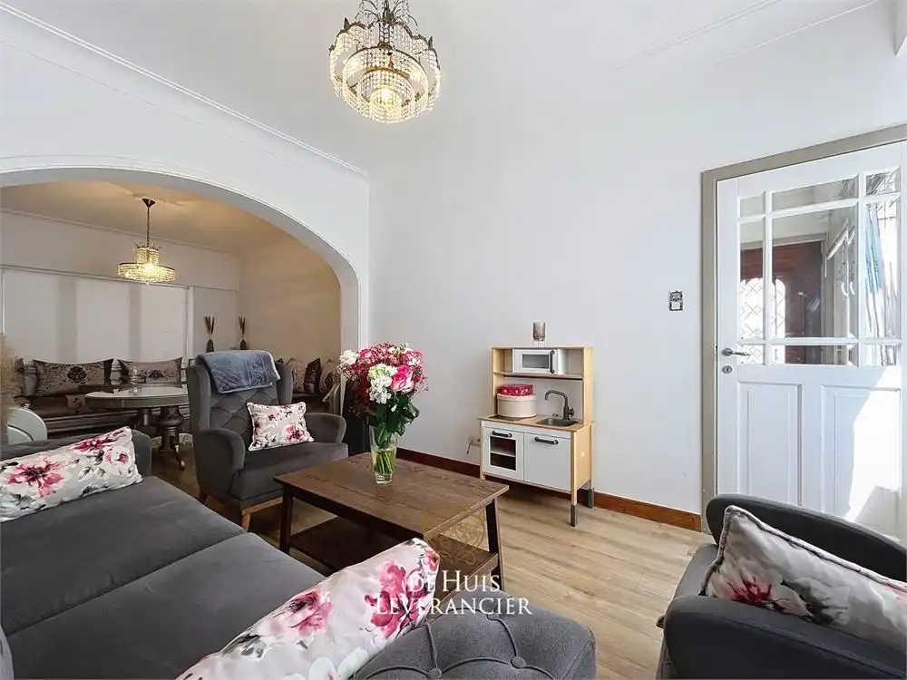 Prachtige, gerenoveerde woning met tuin en garage op toplocatie te koop in Mortsel! foto 17