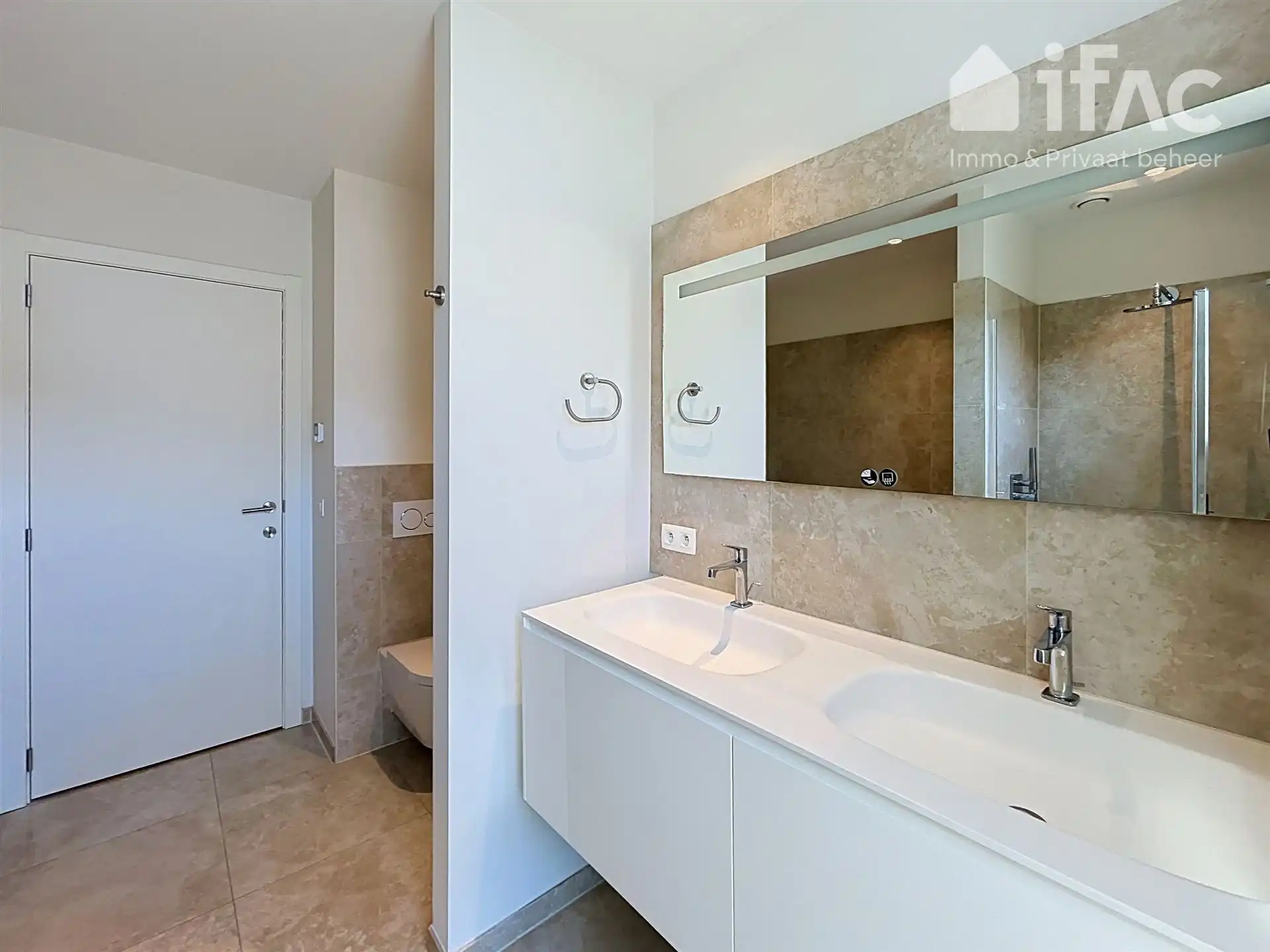 Uitstekend afgewerkt 2 slaapkamer appartement met mooi zicht foto 20