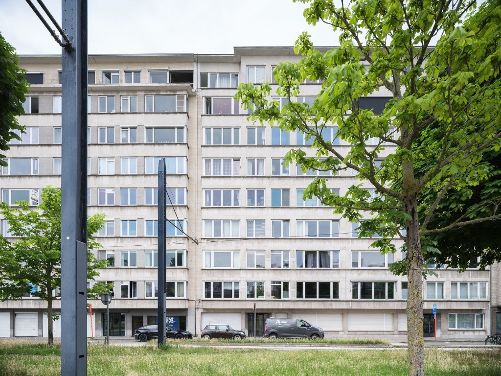 Knap gerenoveerd 3-slaapkamer appartement foto 2