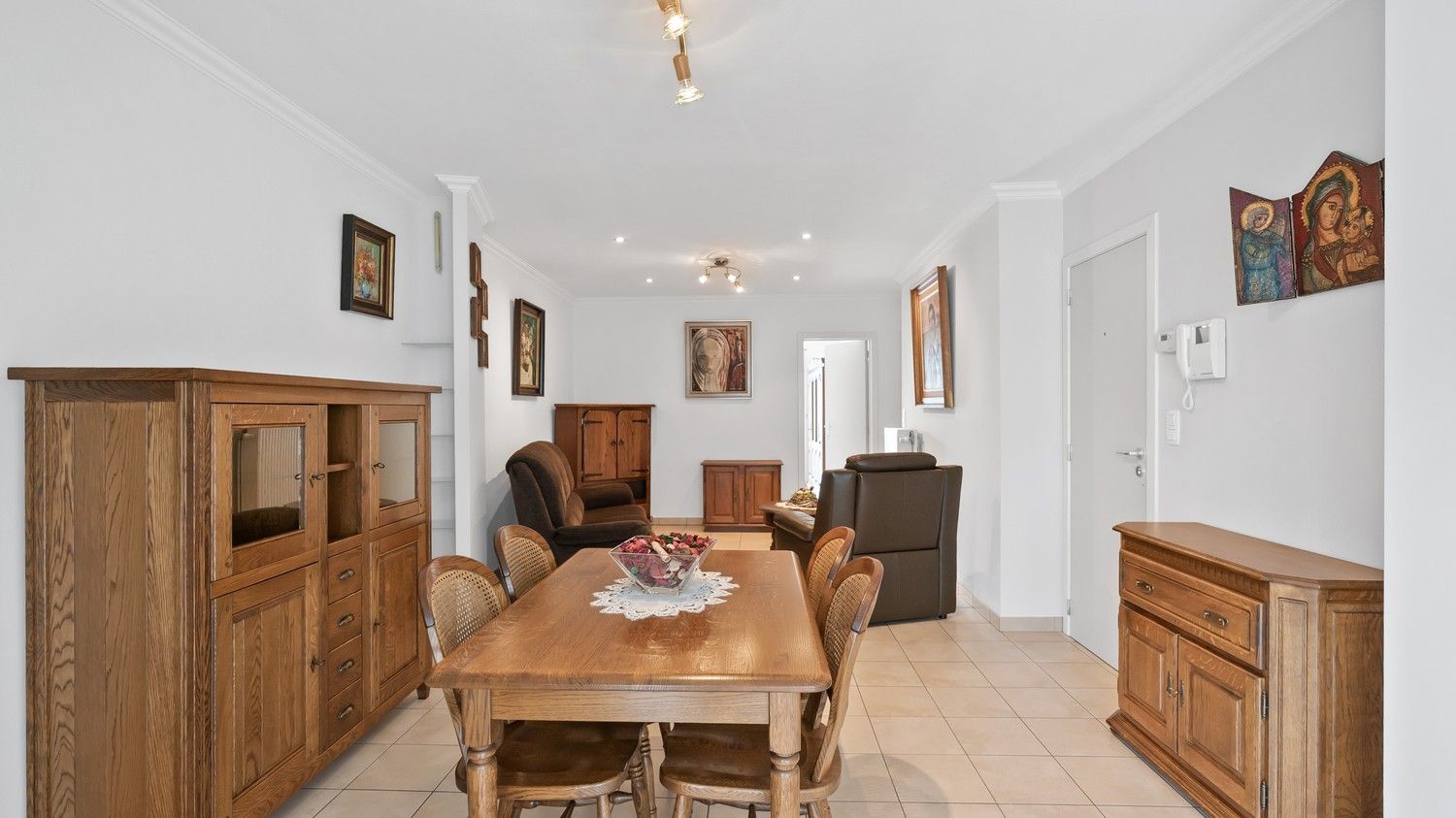 Instapklaar appartement met 1 ruime slaapkamer en kinderkamer in hartje Sint-Truiden foto 5