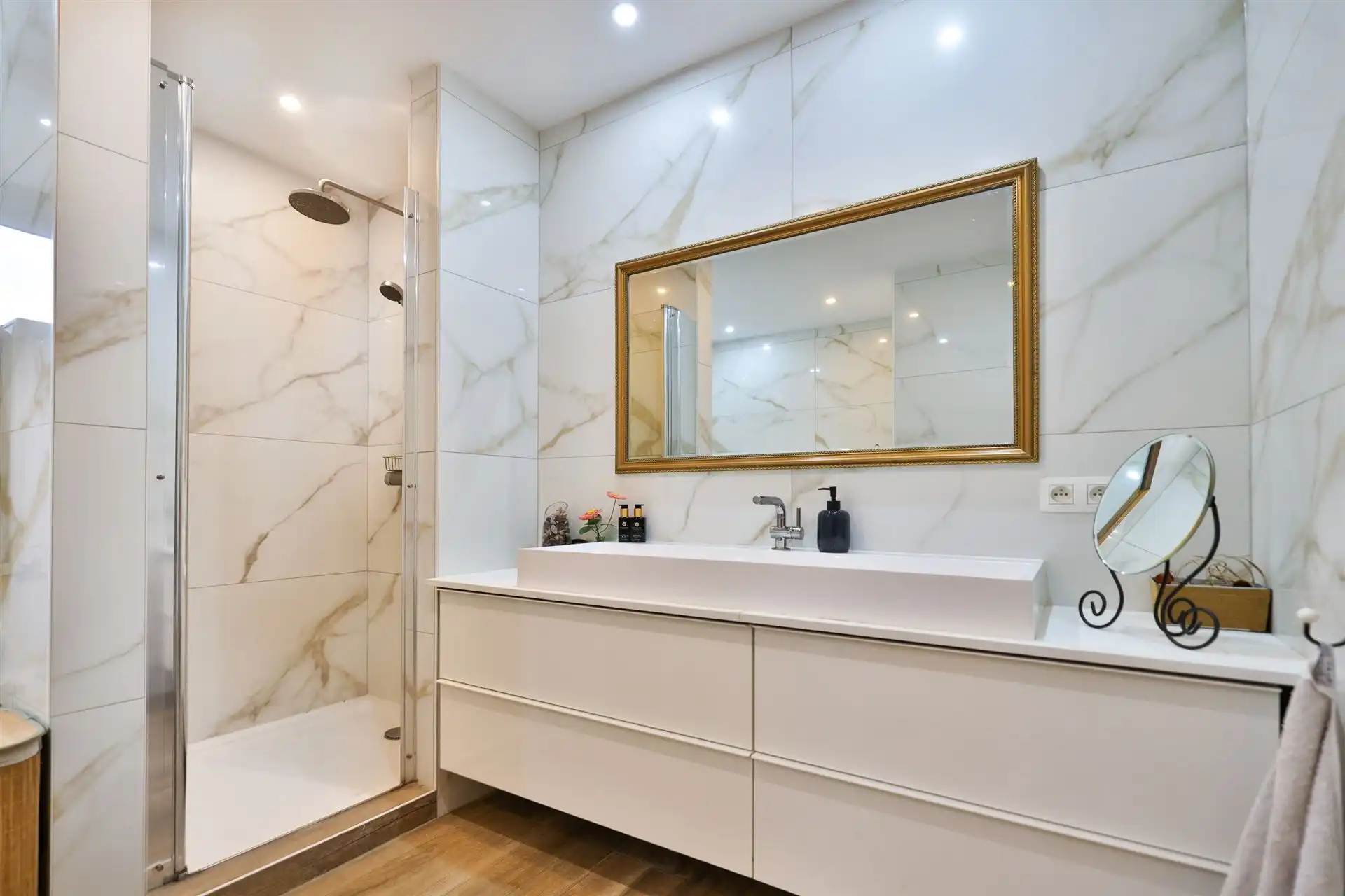 Knappe energiezuinige gelijkvloerse villa  foto 14