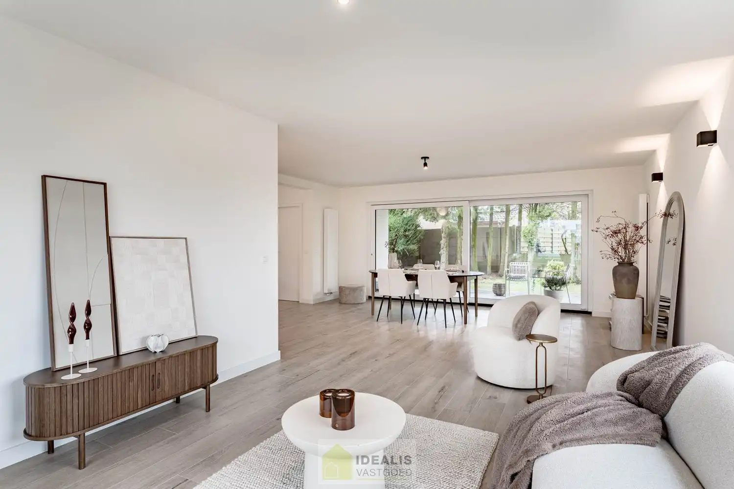 Schitterend volledig vernieuwde woning met een heerlijke open leefruimte, luxe keuken, 3 ruime slaapkamers, een ruime luxueuze badkamer én een apart bureel foto 11