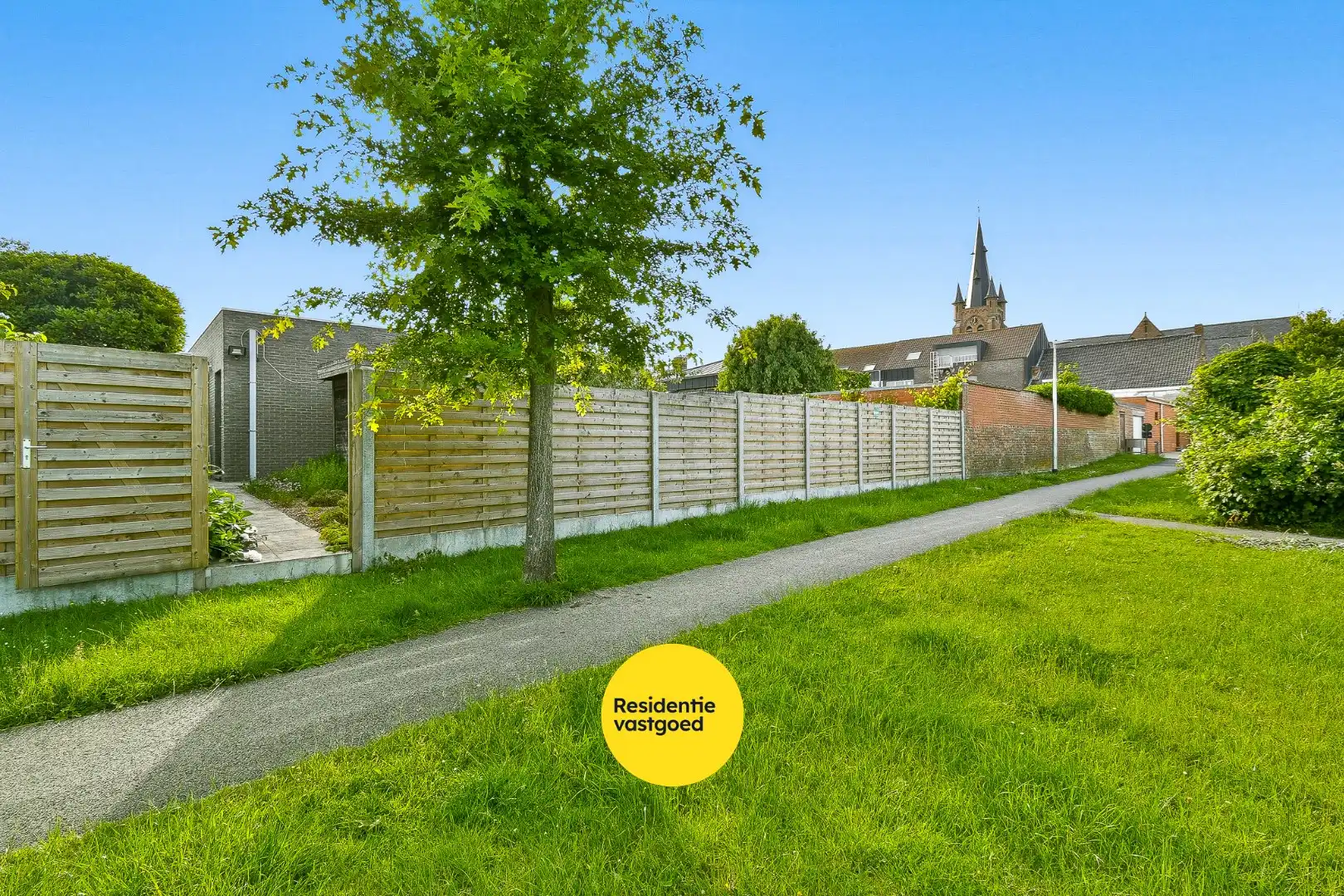 Instapklare en alleenstaande bungalowwoning foto 30