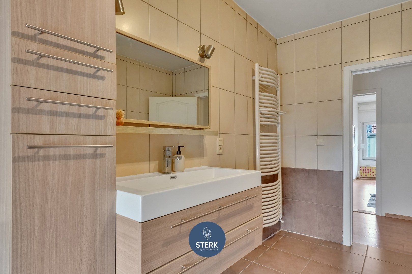 INSTAPKLARE GEZINSWONING MET 4 TOT 5 SLPKS NABIJ CENTRUM MAASMECHELEN !  foto 16