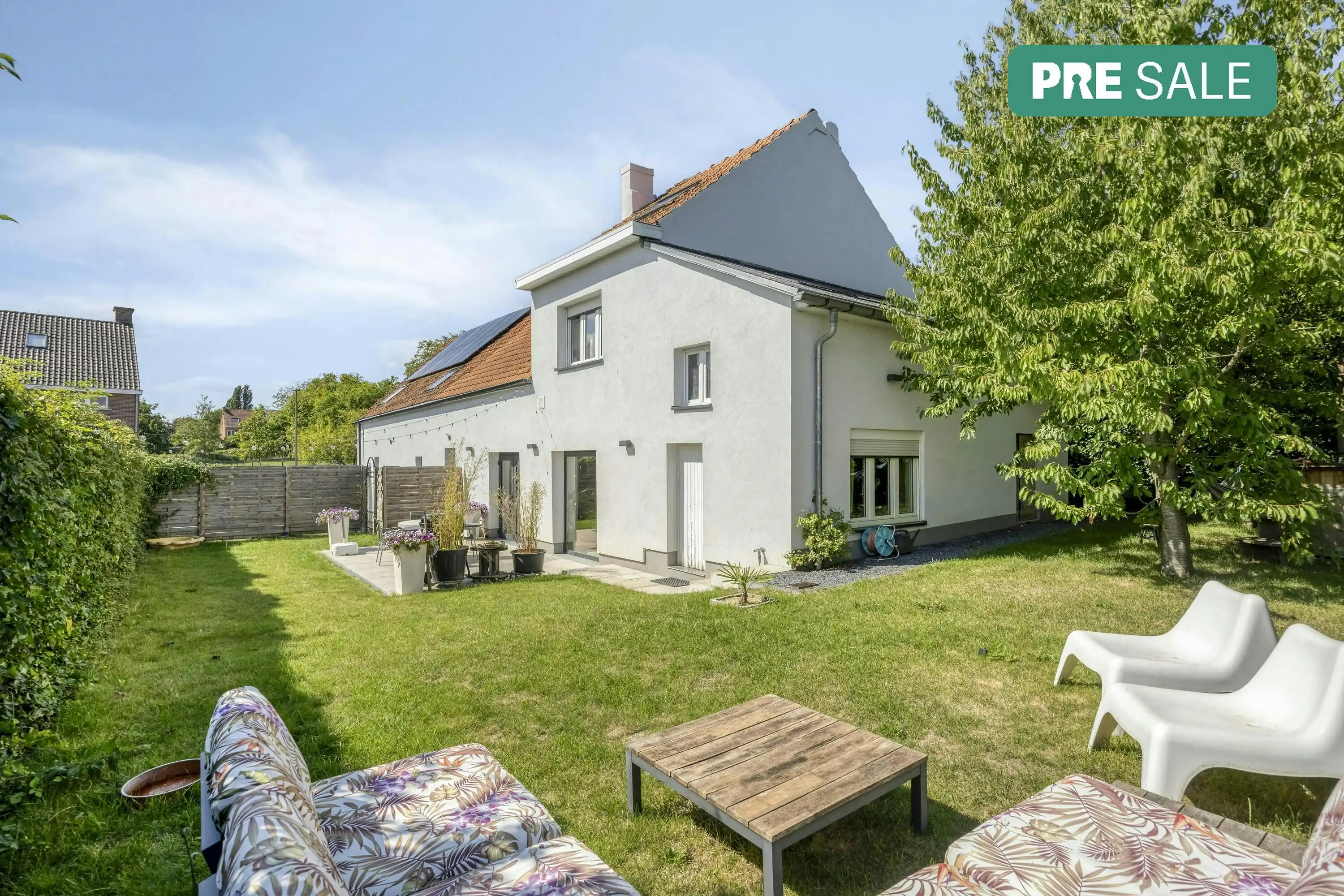 Instapklare, recent gerenoveerde gezinswoning op toplocatie in Beigem foto {{pictureIndex}}