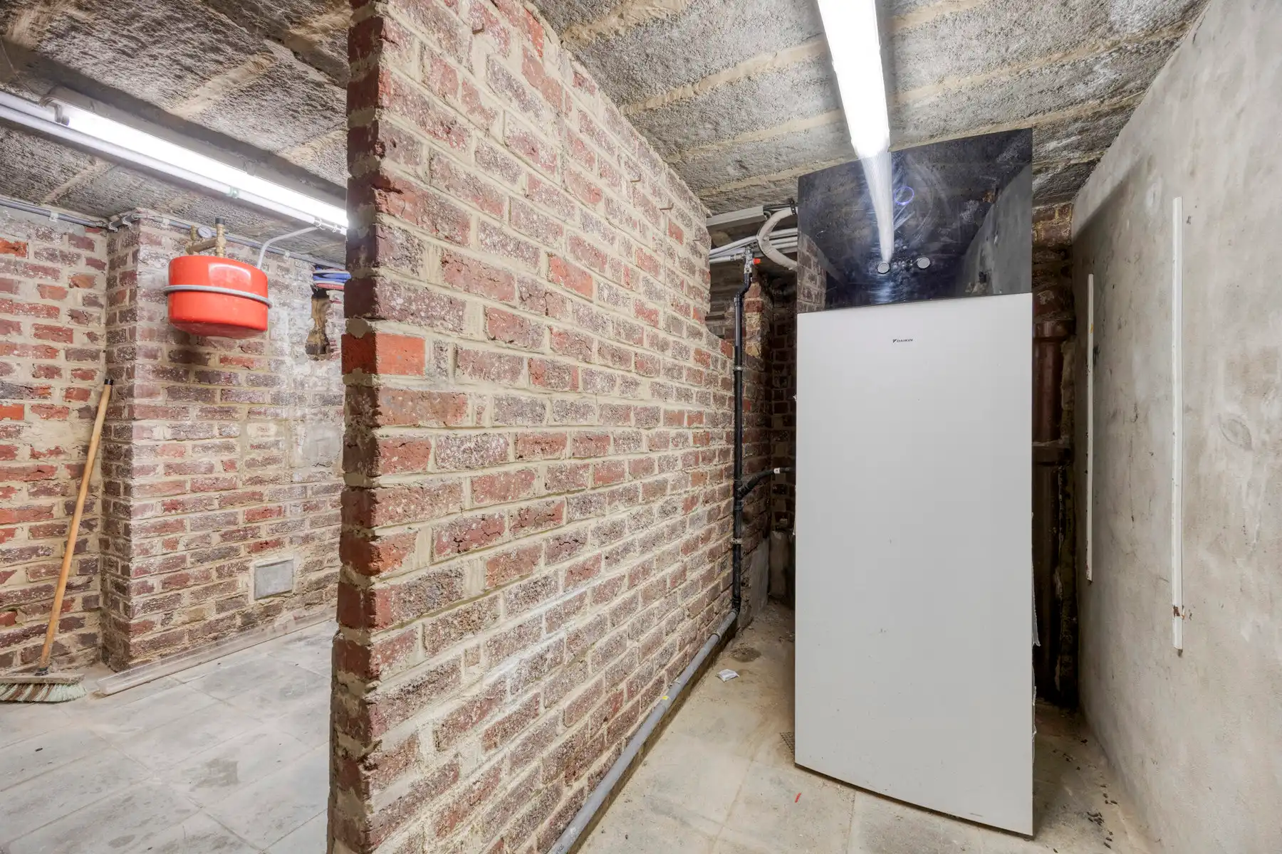 ZÉÉR GUNSTIG GELEGEN VILLA TE KOOP IN ZELLIK (EPC B) !!  foto 28