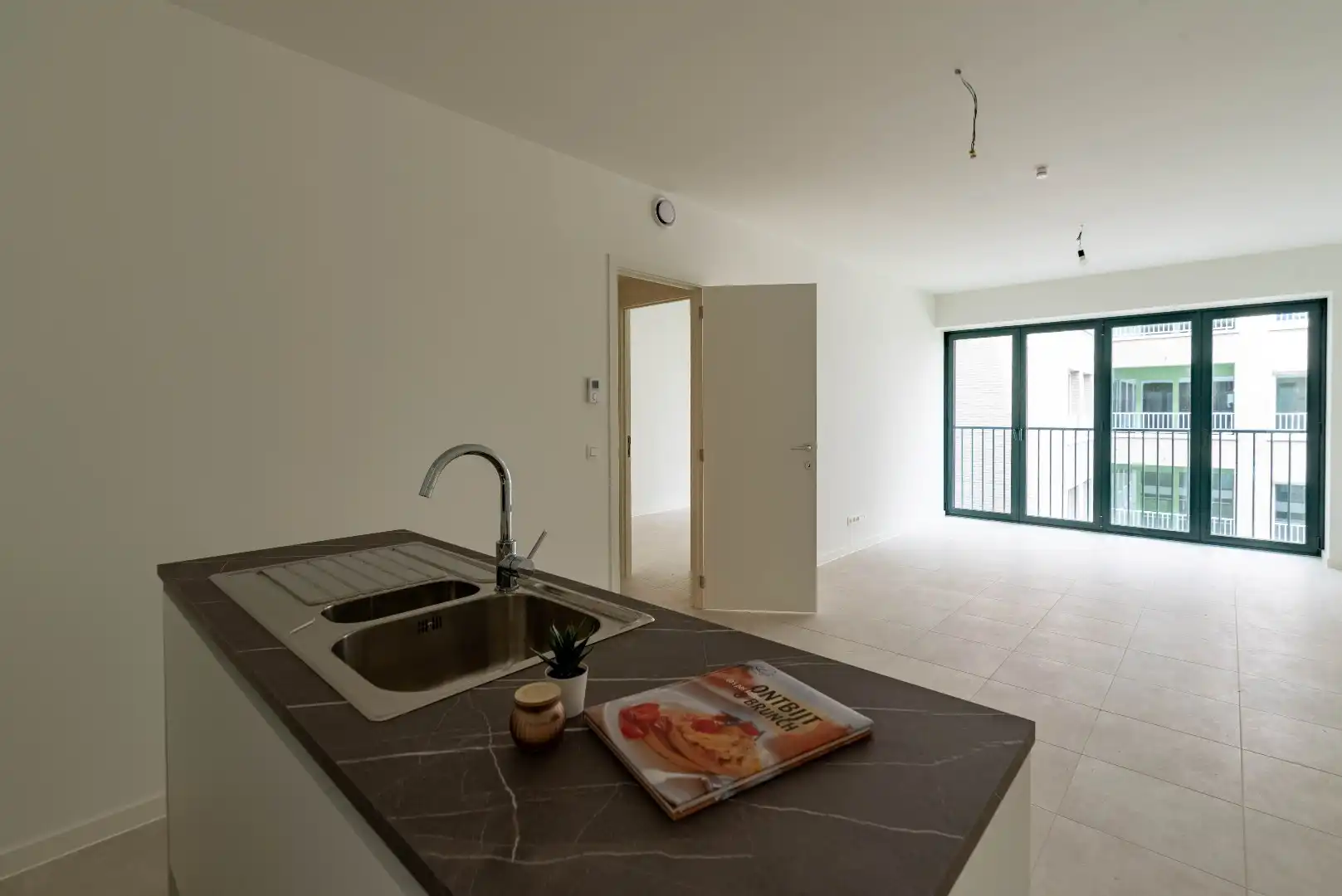 Prachtig nieuwbouw appartement met 2 slk en terras foto 5