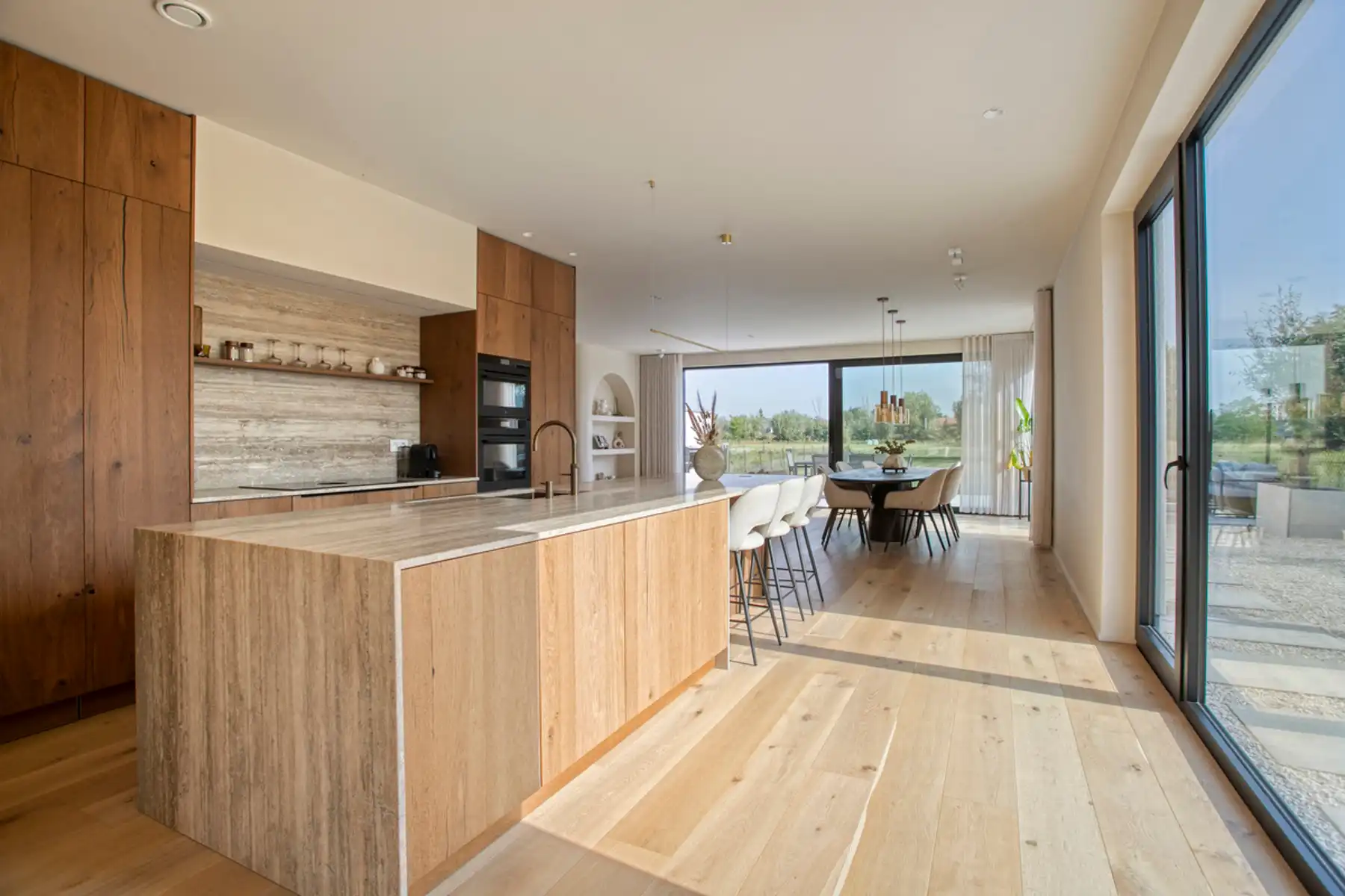 Zeldzame en energiezuinige designparel in Japandi-stijl foto 9