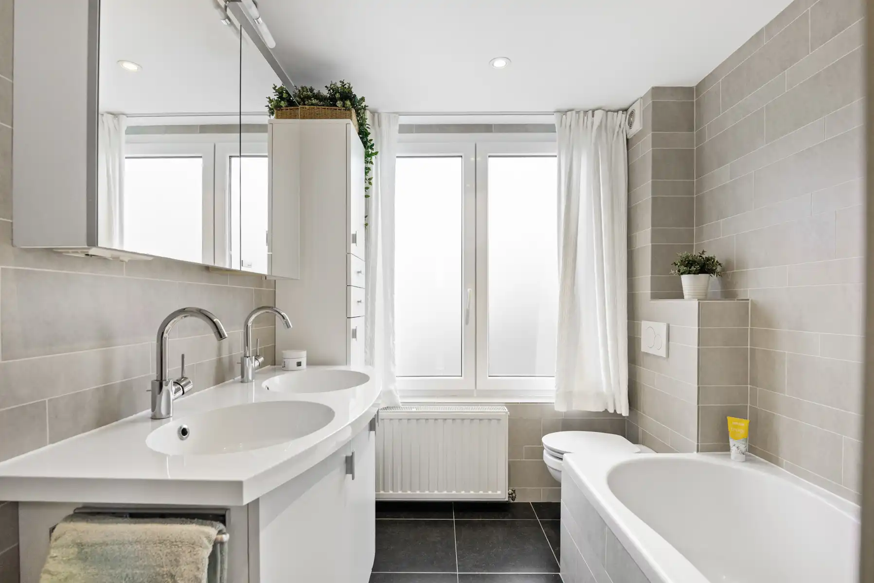 Bel-etage te koop in charmante wijk te Aartselaar foto 7