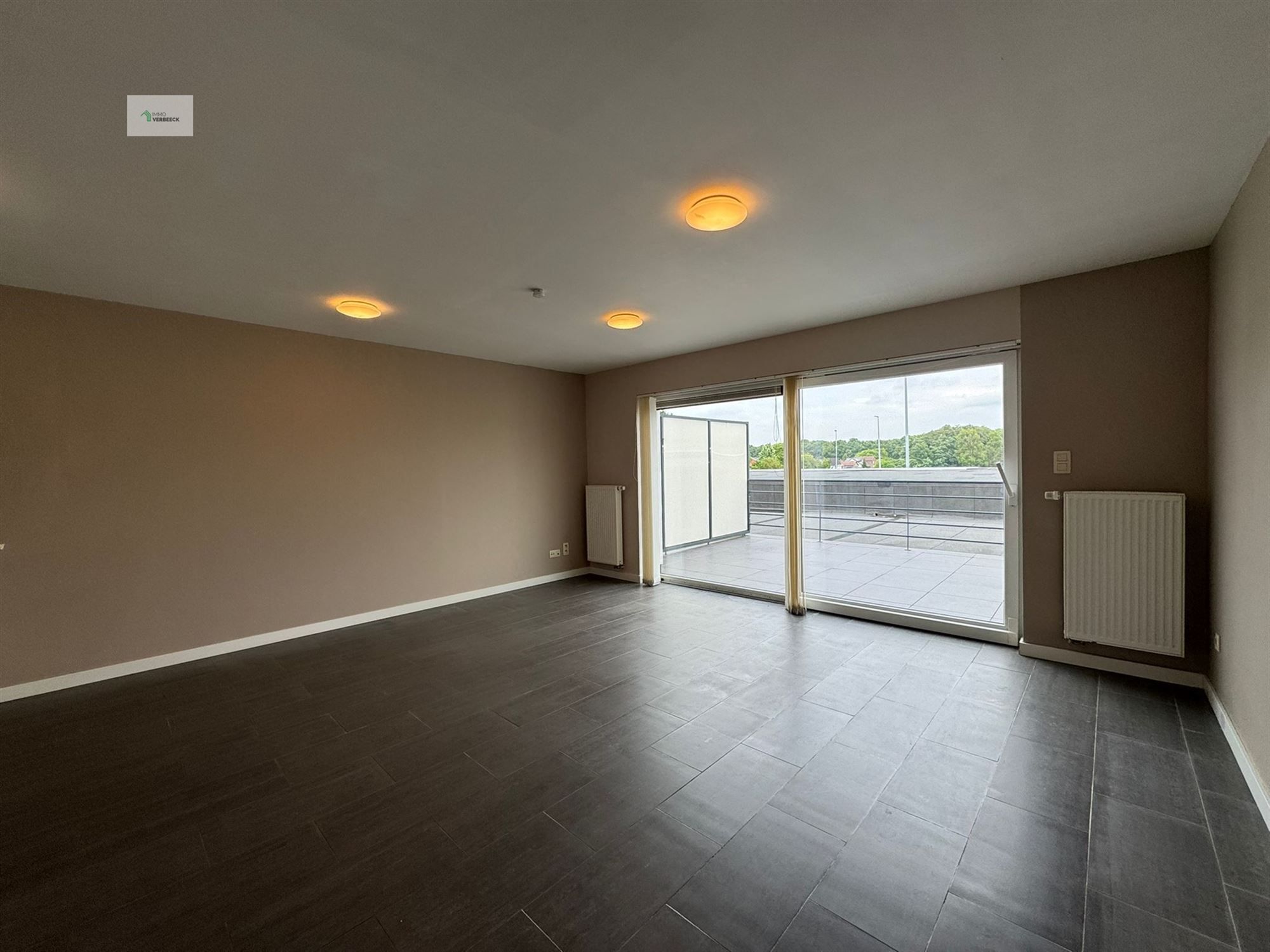 Instapklaar één slaapkamer appartement met afgesloten garage foto 14