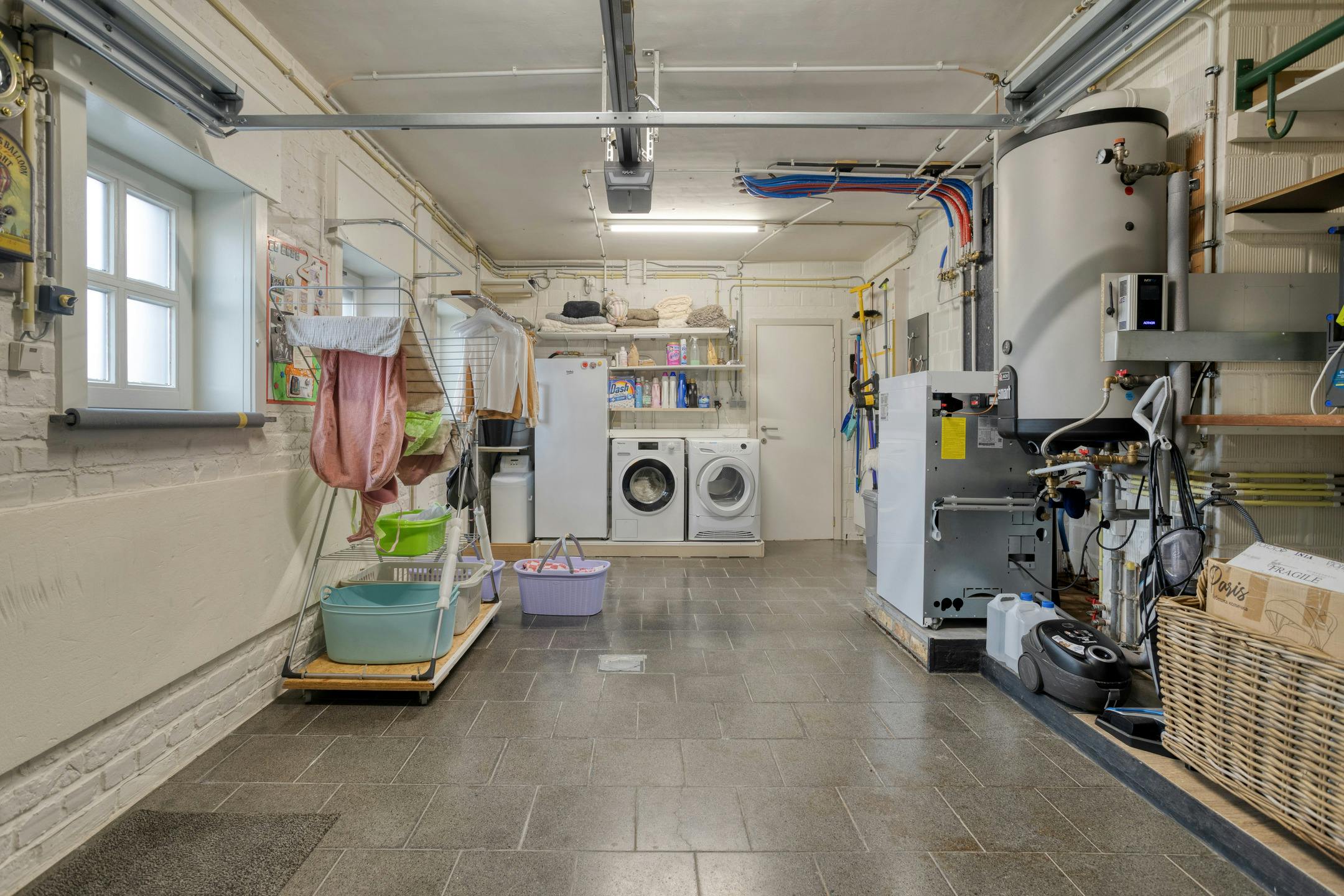 Landelijke woning met 4 slaapkamers op 2.772m² te Beauvoorde. foto 27