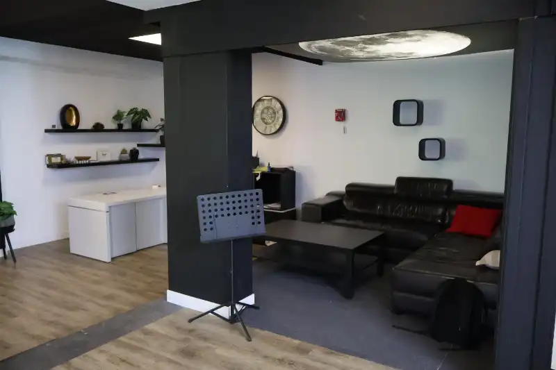 Ruim handelspand van 202m² op toplocatie in het centrum van Genk foto 7