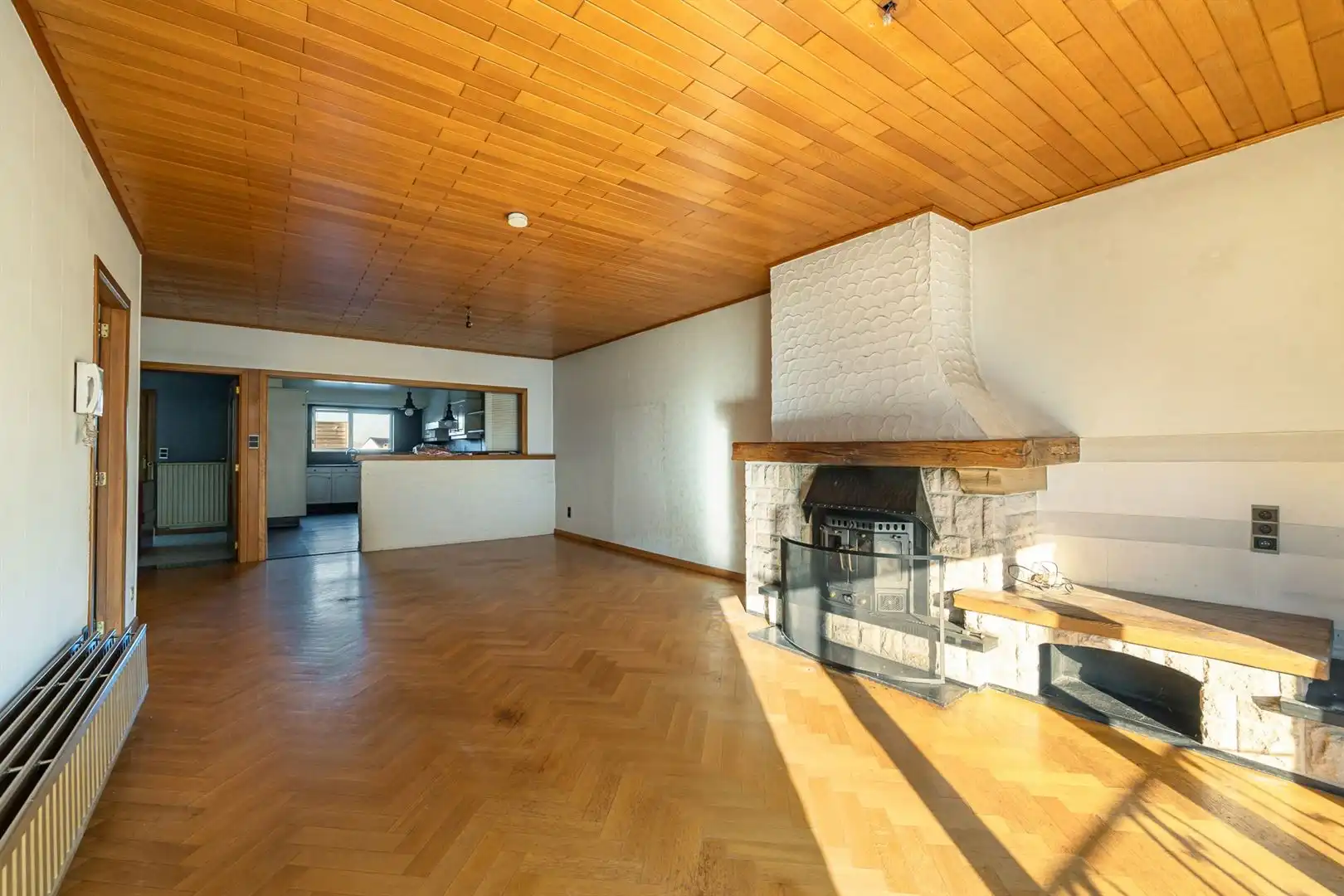 Handelspand met appartement, magazijn én hangar foto 17