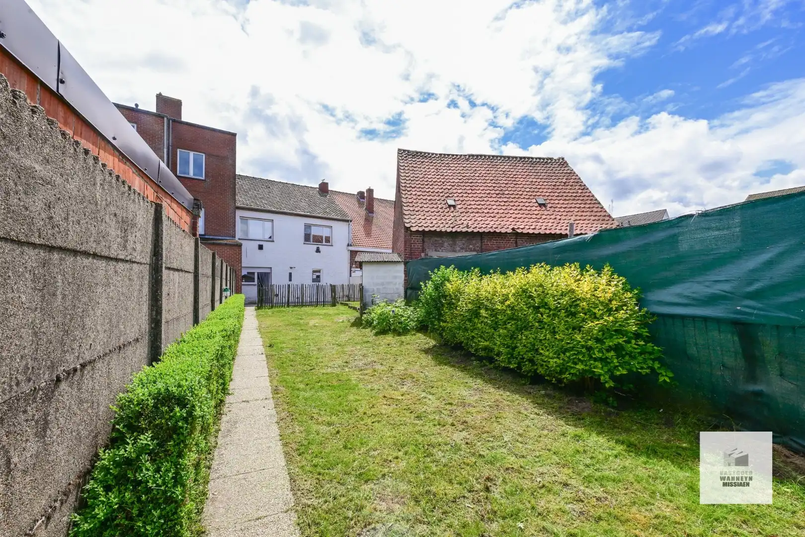 Gerenoveerde rijwoning met 3 slpk, tuin en garage in Zwevezele foto 24