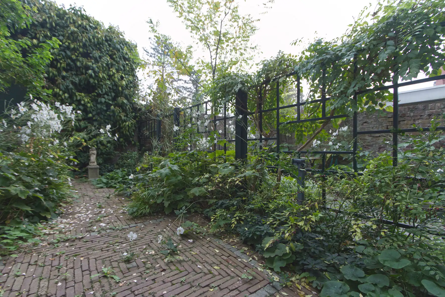 KANTOOR - 8 BURELEN - 16 tot 20 WERKPLAATSEN - PARKING MOG. foto 38