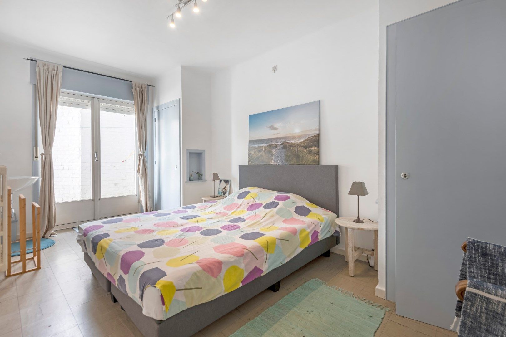 Ruim gelijkvloersappartement met 7,5m gevelbreedte en met binnenkoer 50m² gelegen vlakbij de Dumortierlaan foto 11