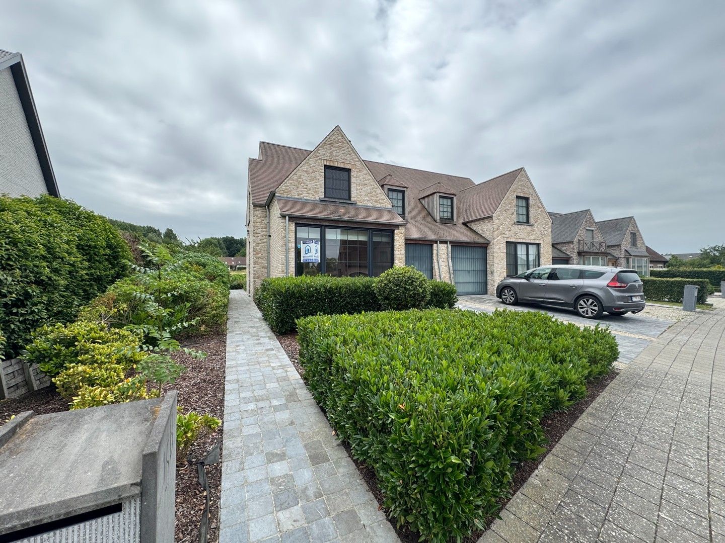 Mooie halfopen gezinswoning met zicht op Ename bos foto {{pictureIndex}}