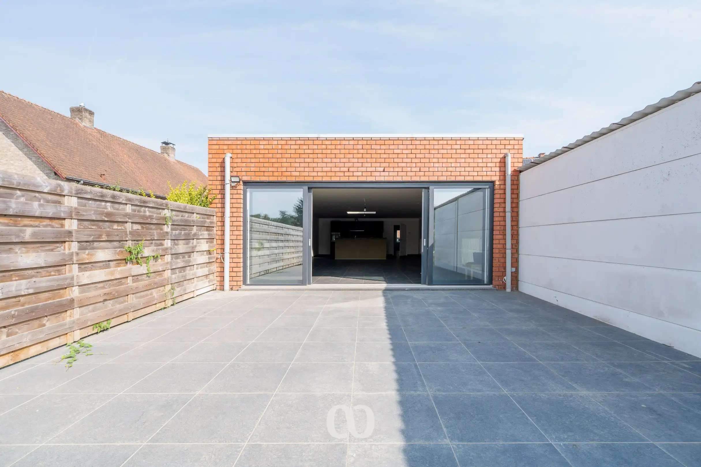 Instapklare gerenoveerde woning met ruime aanbouw en grote tuin in Brakel foto 15