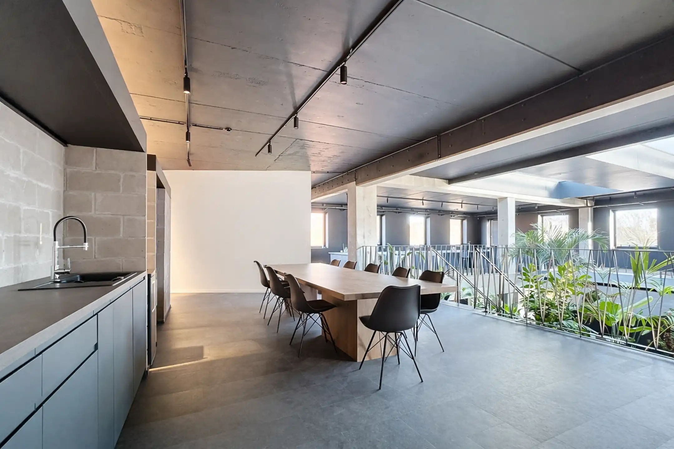 Uitzonderlijke magazijnen en kantoren in Wemmel foto 16