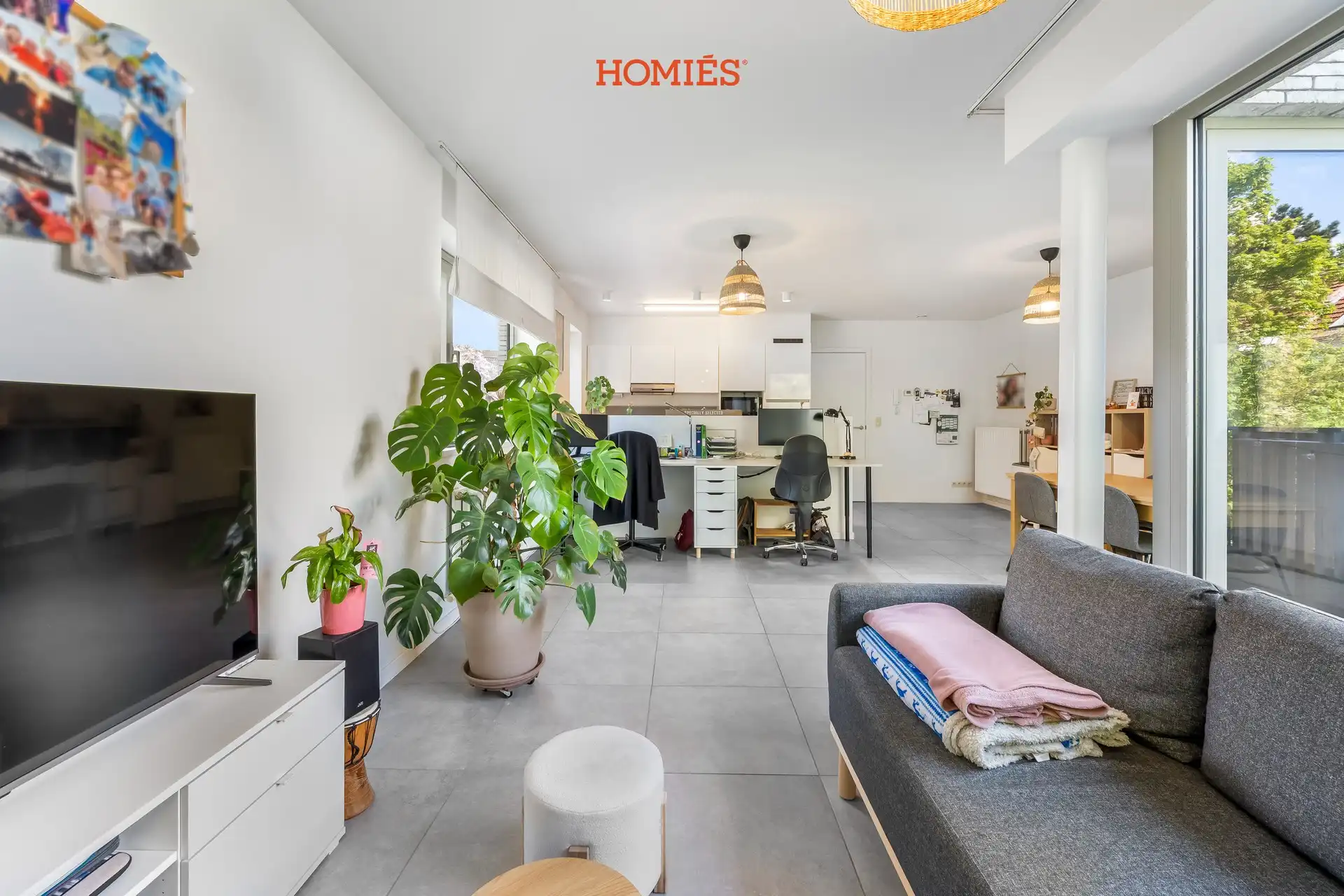 Modern 1-slaapkamerappartement met terras en staanplaats foto 13