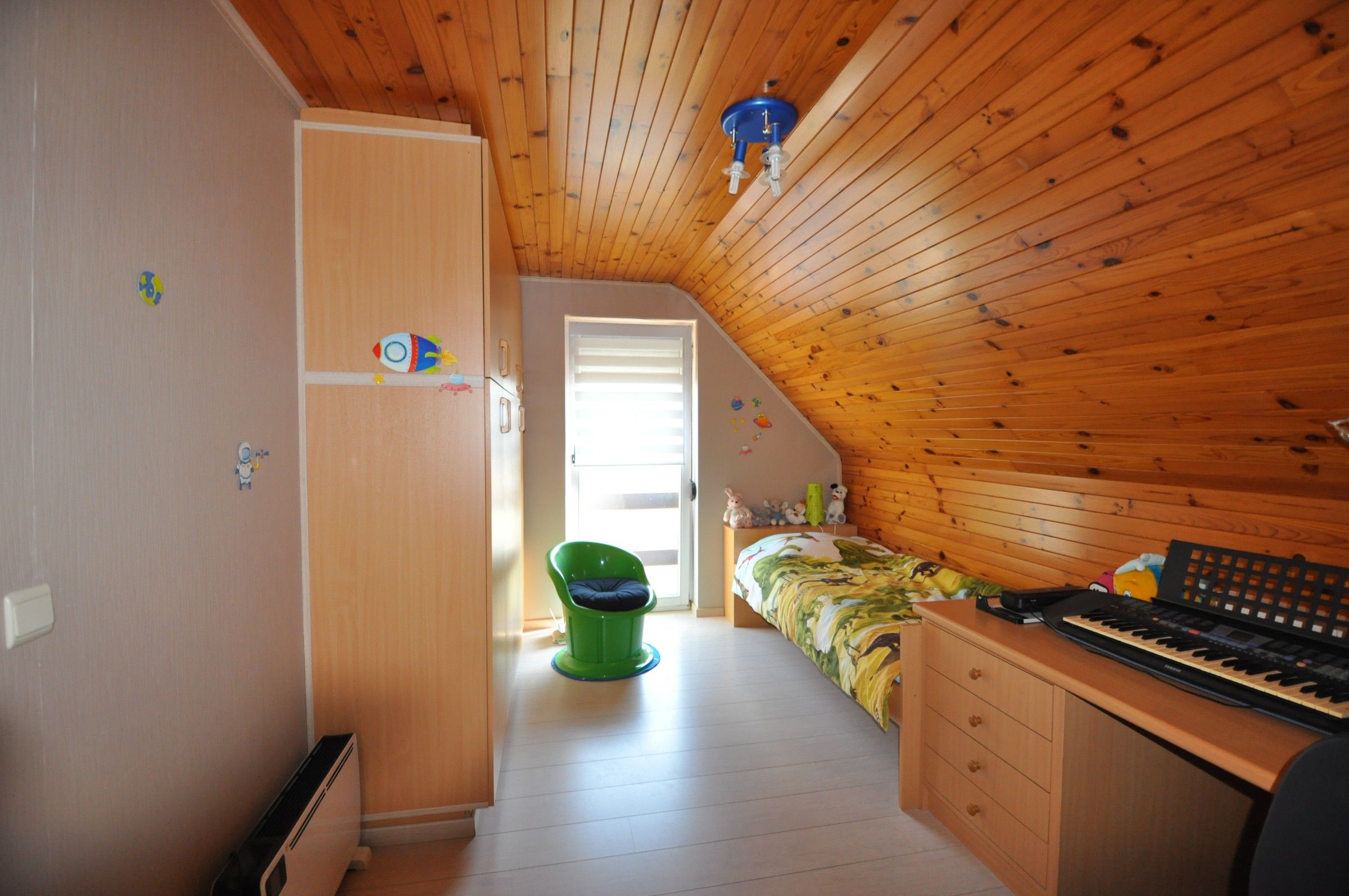 Ruime verzorgde woning met grote tuin en garage ! foto 21