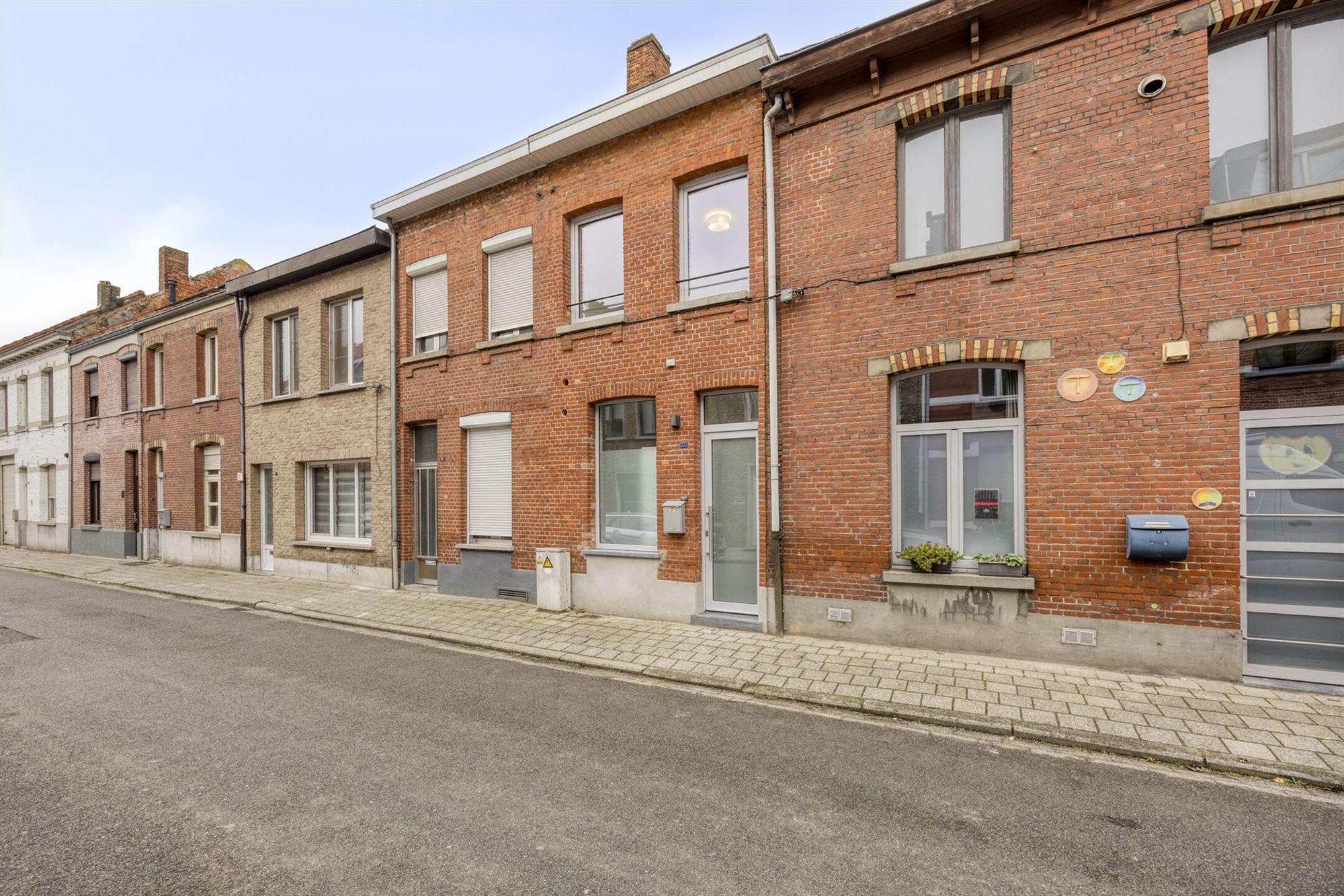 uniek gerenoveerde stadswoning met 4 slks en tuin foto 4