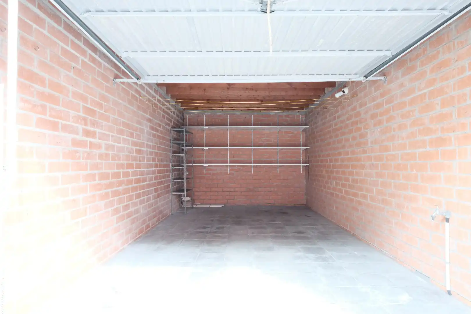Centraal gelegen gelijkvloers 2-slaapkamerappartement — ideaal als starter of opbrengsteigendom foto 17