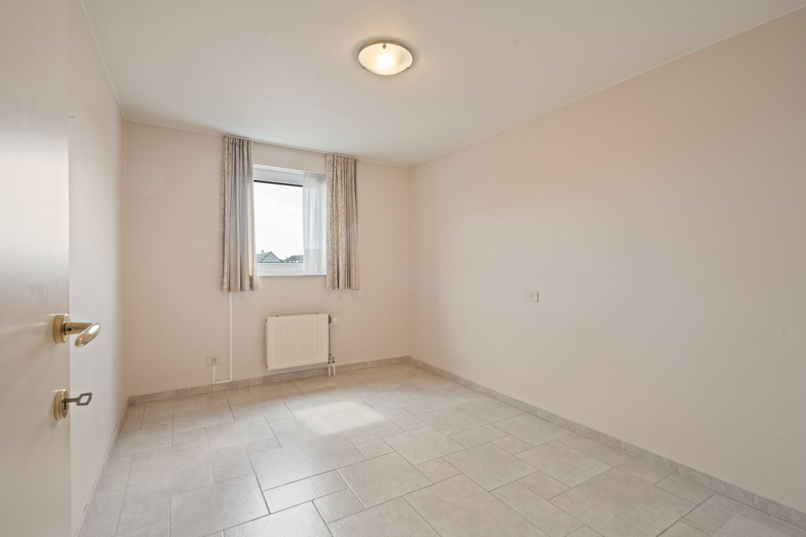 Instapklaar appartement in Deerlijk-centrum met zicht op groen foto 9