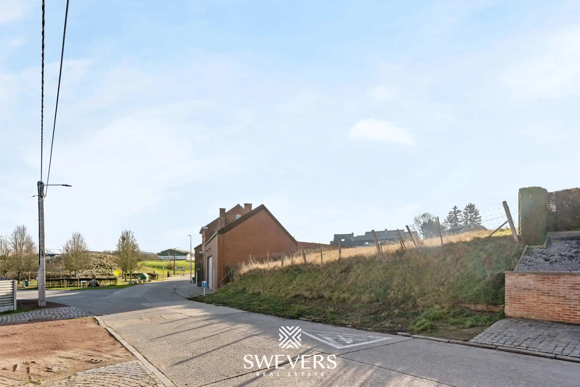 Royaal perceel gelegen in landelijke omgeving foto 8