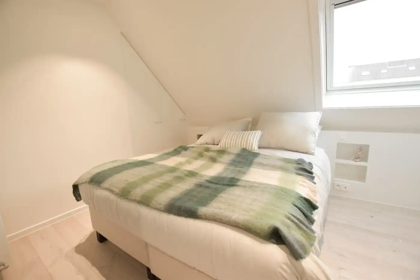 Prachtig gerenoveerd duplex appartement met 3 slaapkamers gelegen vlakbij het strand en het bruisende centrum foto 11