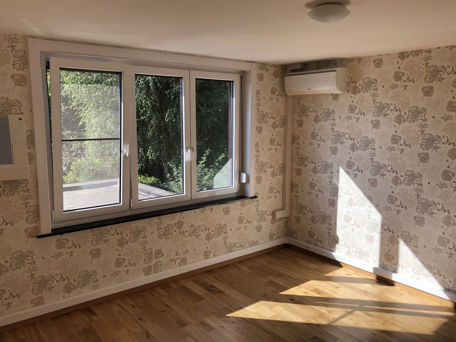 Rustig gelegen, energiezuinige halfopen woning met 4 slkrs foto 12
