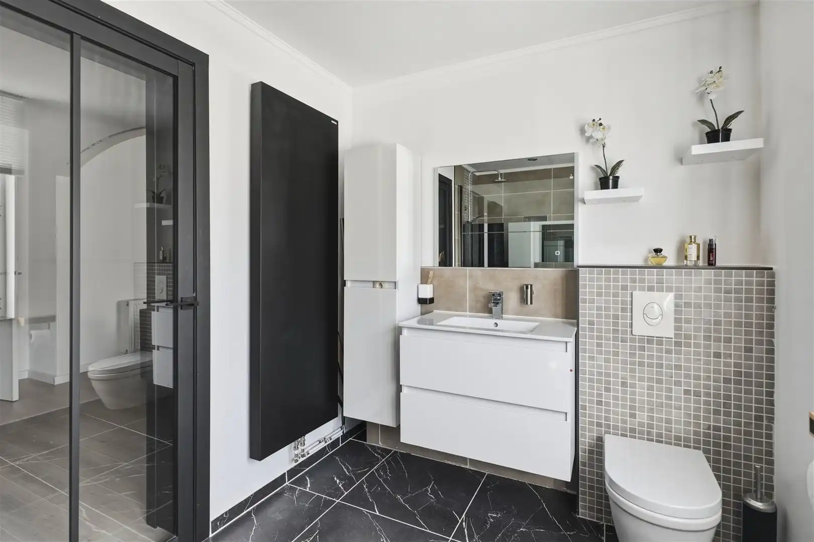 Volledig gerenoveerde gezinswoning met 5 slaapkamers foto 12