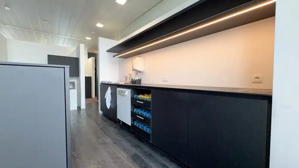 Modern kantoorgebouw te koop nabij oprit R4 in Gent foto 10