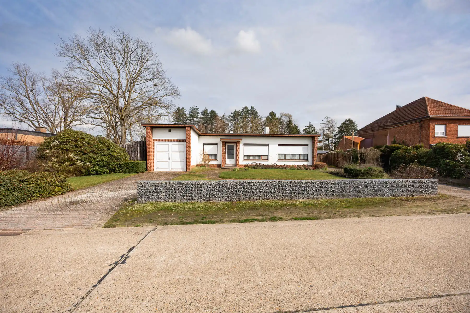 Hoofdfoto van de publicatie: Goed onderhouden bungalow in rustige buurt