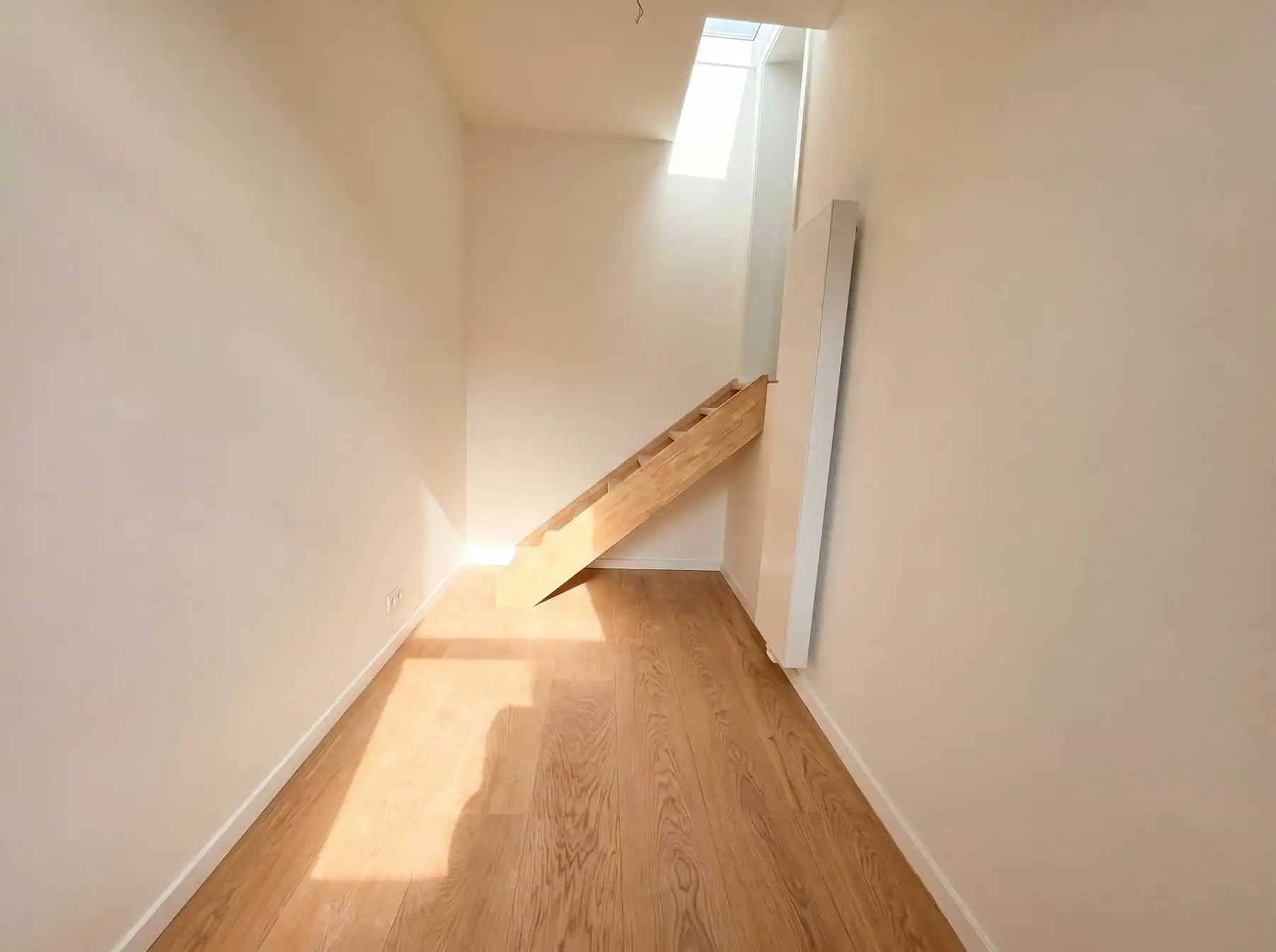 Volledig gerenoveerd appartement met 1 slaapkamer, balkon en terras nabij Zurenborg foto 7