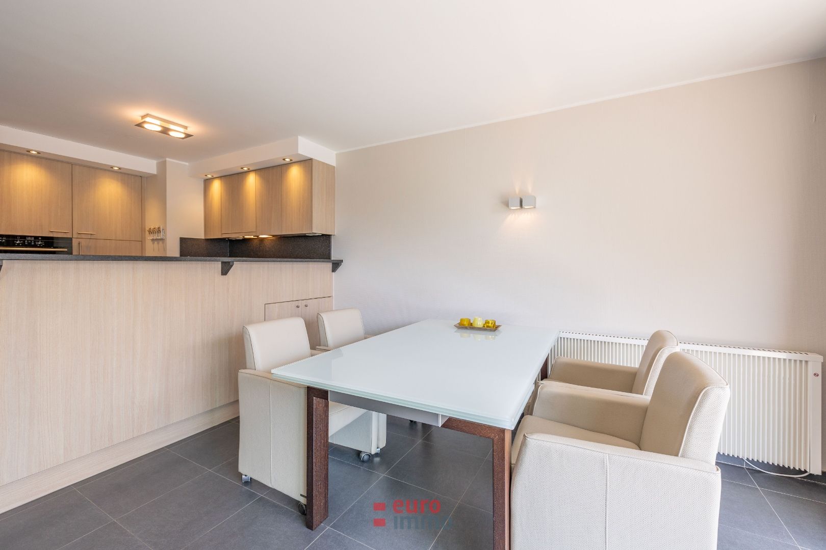 Subliem zuidgericht appartement met mooie breedte! foto 6