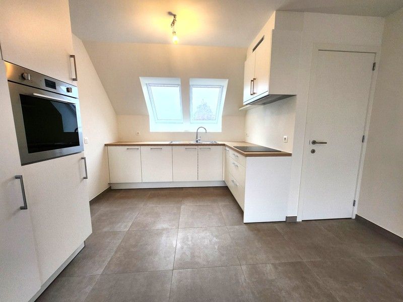 Luxueus nieuwbouwappartement met 2 slaapkamers en ruim terras TE HUUR in Harelbeke! foto 5