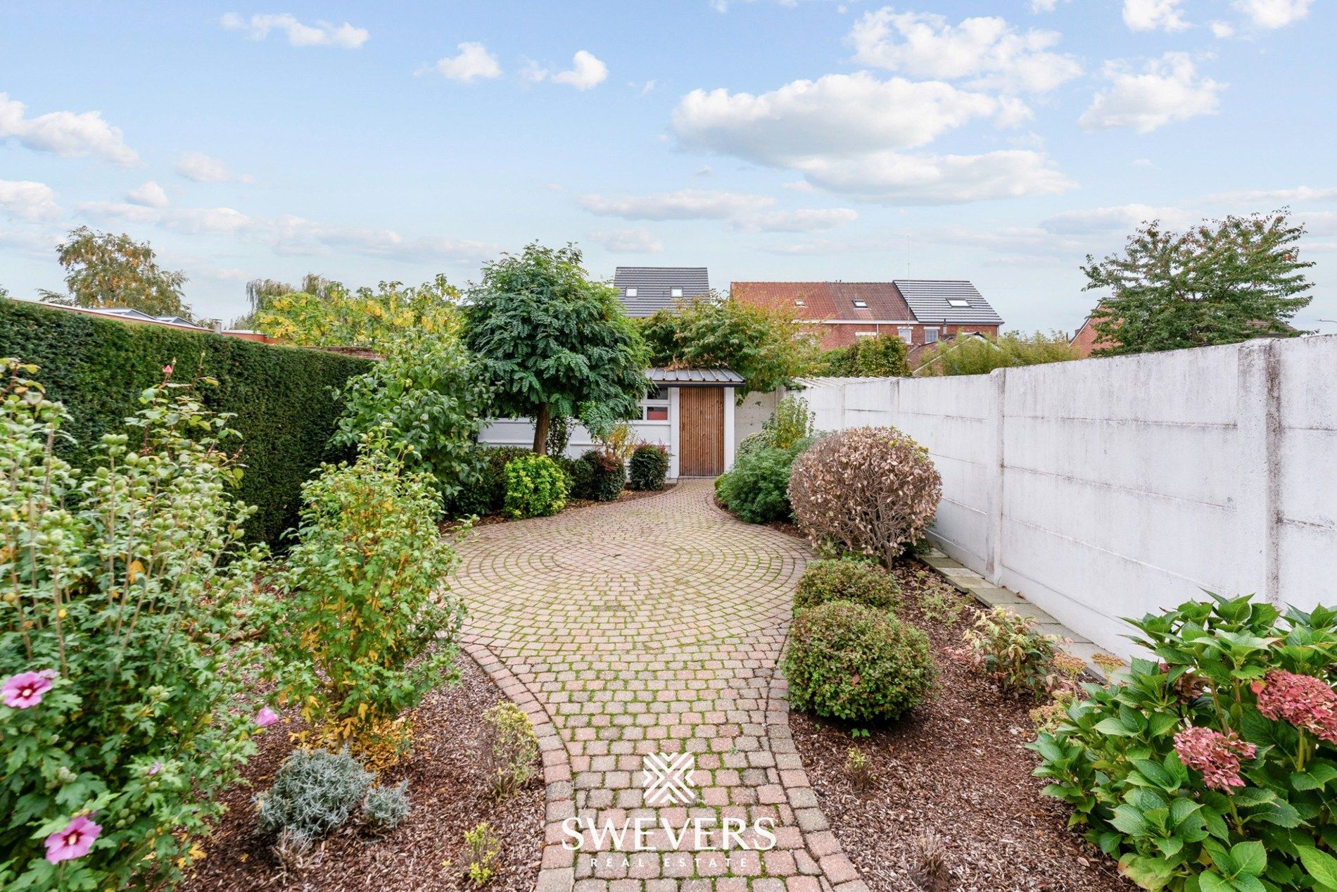 Te renoveren woning met veel karakter nabij het centrum  foto 29