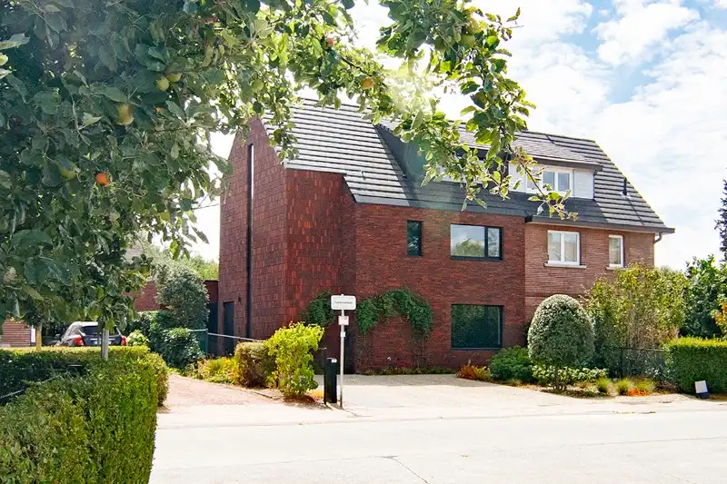 High-end, totaal gerenoveerde, ruime en energiezuinige woning met doordachte indeling op een TOP-locatie in Hasselt foto {{pictureIndex}}