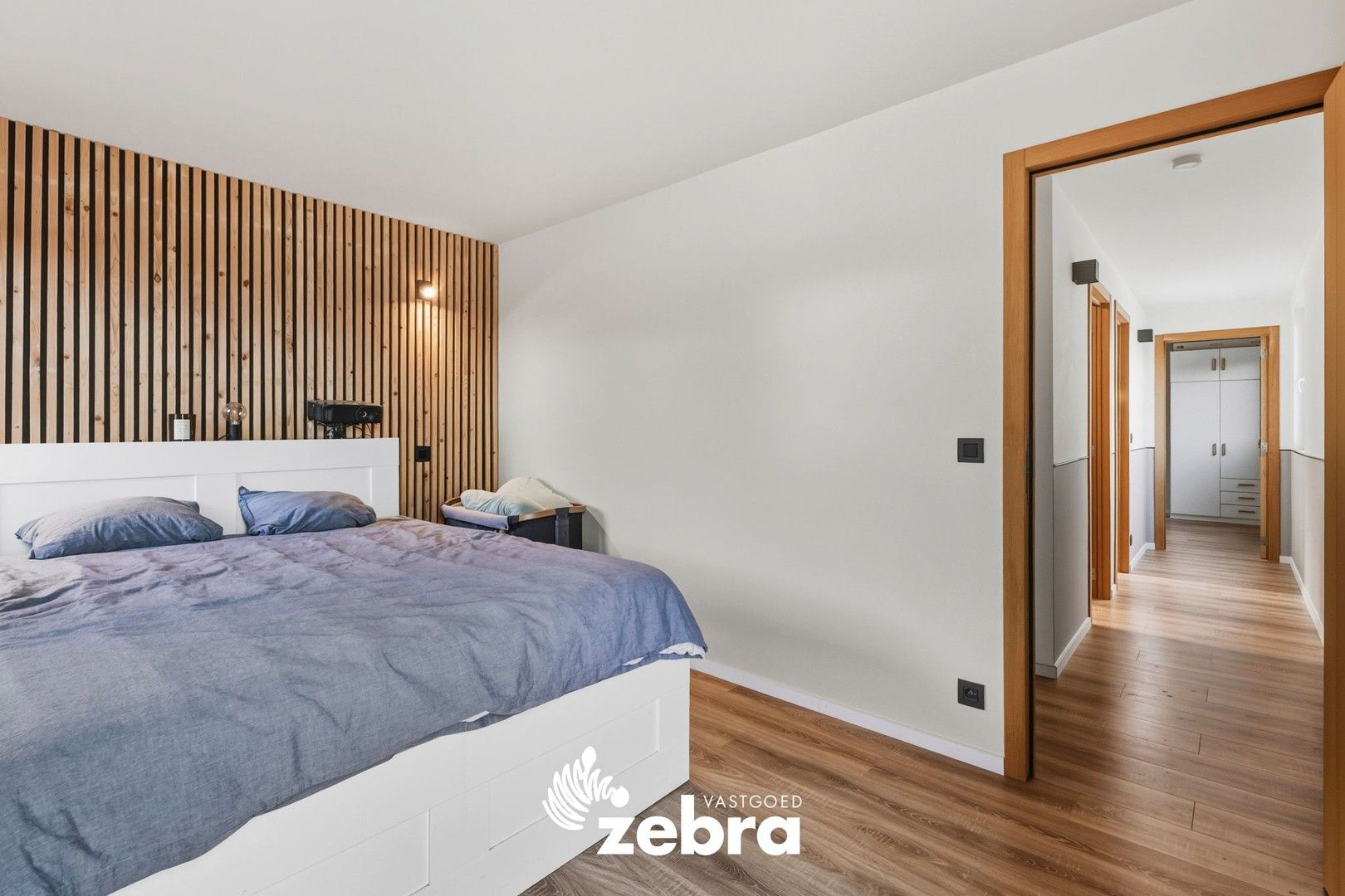 Instapklare gerenoveerde woning met tuin en dakterras te centrum Moorsele! foto 18